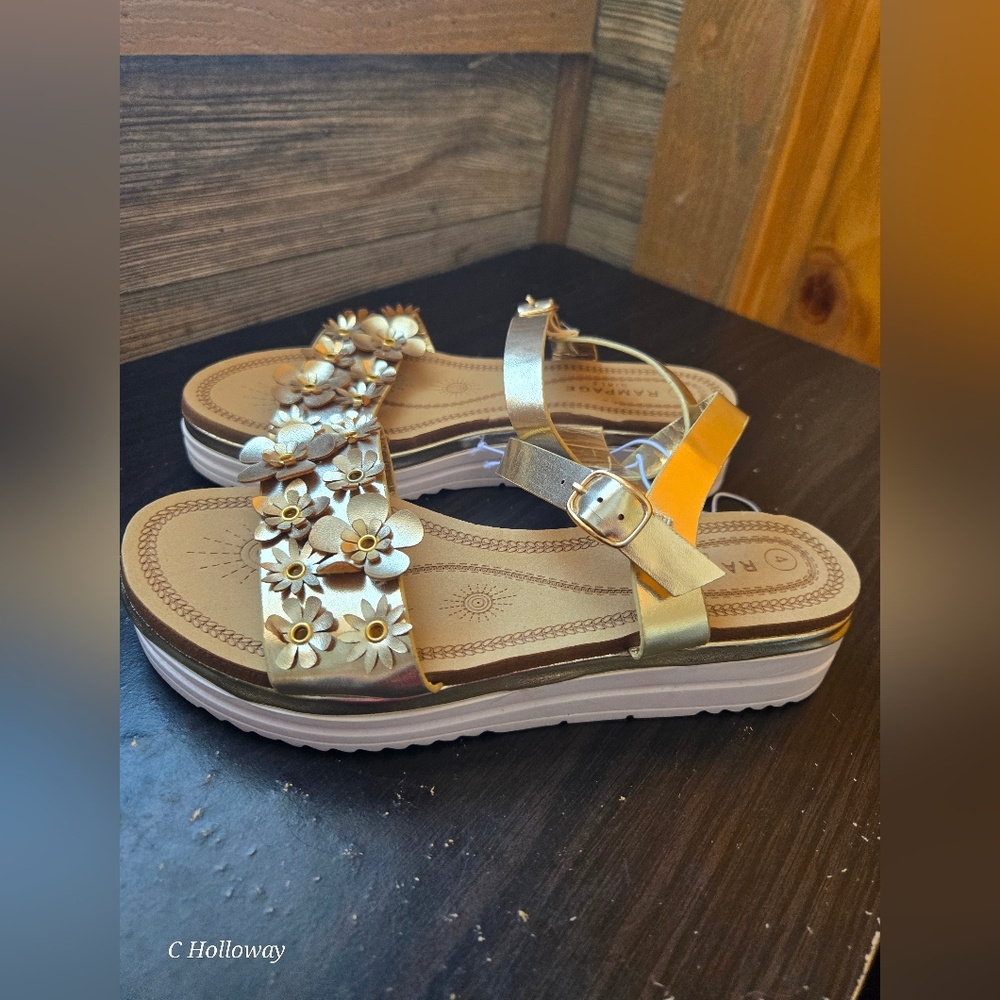 Nwot Rampage Girl Gold With Flowers  Sandals Size 4